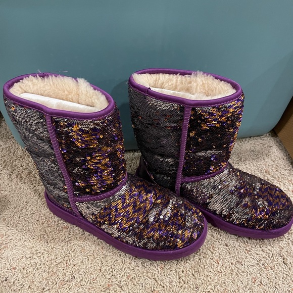 UGG classic reversible sequin sparkle boot - Picture 5 of 6